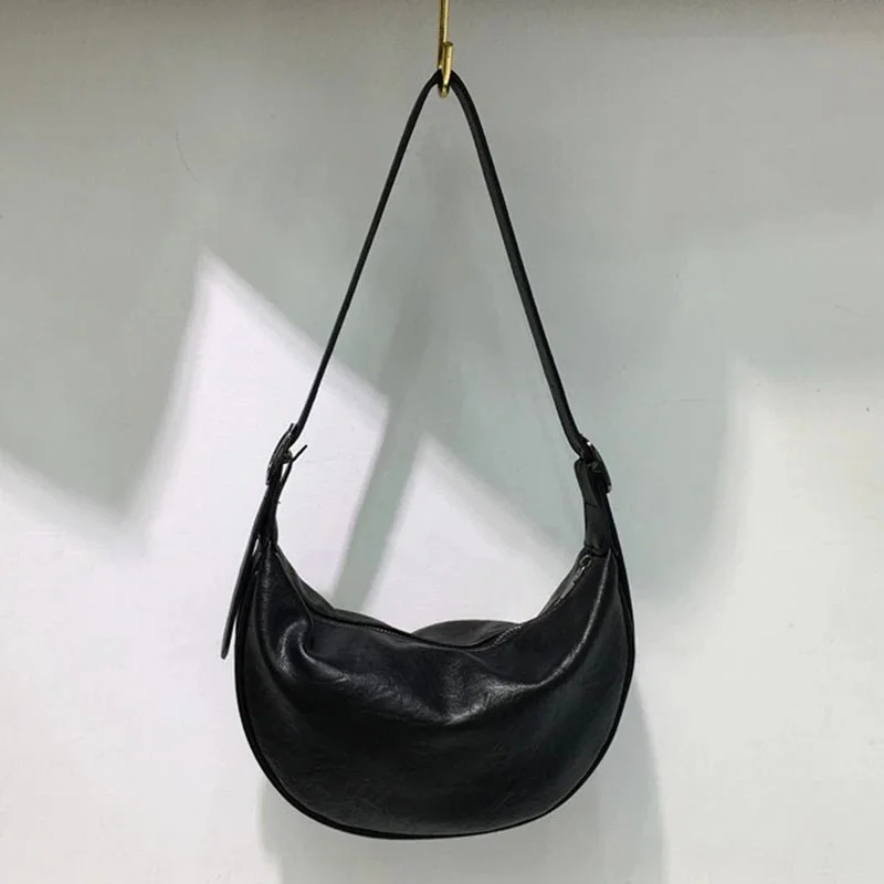 Versatile Dumpling Shoulder Bag: Simple Elegance